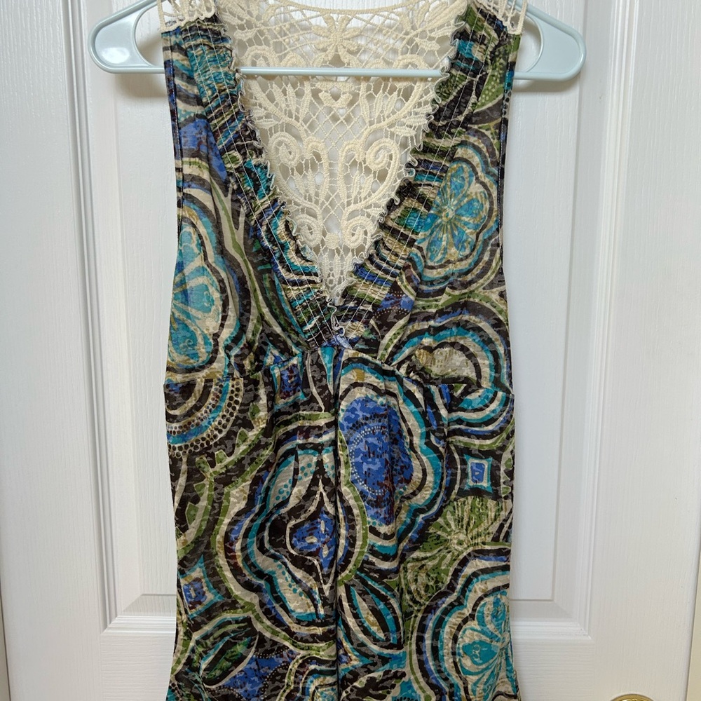 GORGEOUS sheer Sleeveless Blouse with crochet backing 😍